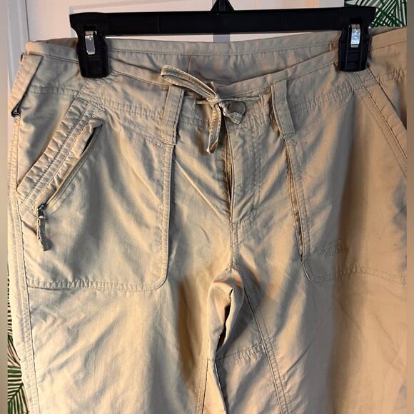 The North Face Women’s Tan Nylon Utility Pants size 8 - Picture 2 of 11